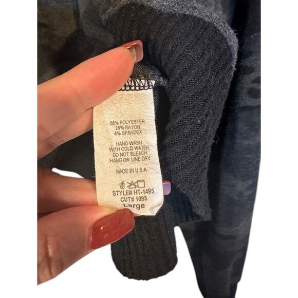 Maple Sage Black Gray Camo Long Sleeve Pullover Sweatshirt Women Sz L - Picture 6 of 6